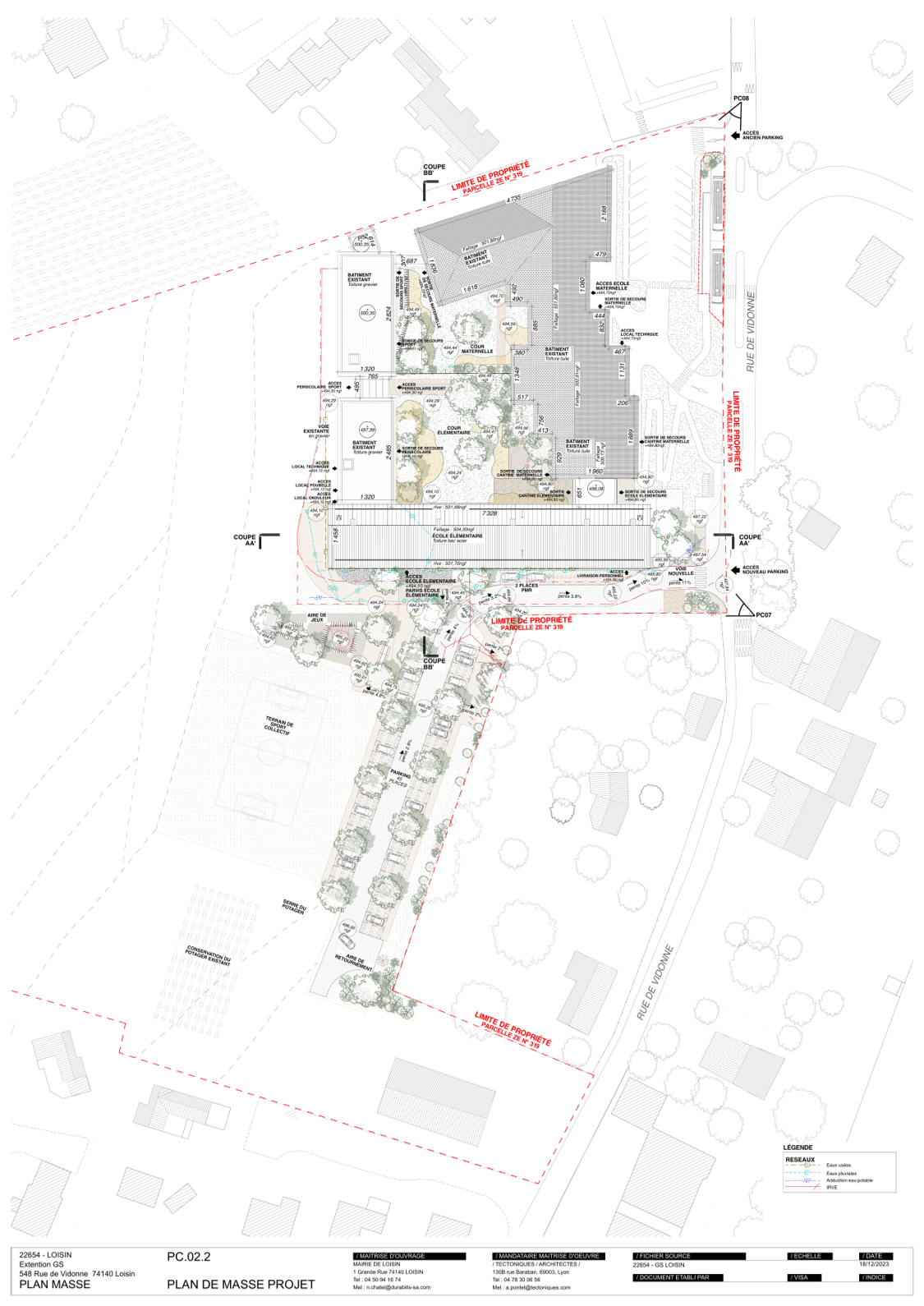 Plan de masse du projet : bâtiments existants, extension, cours, parking et accès rue de Vidonne